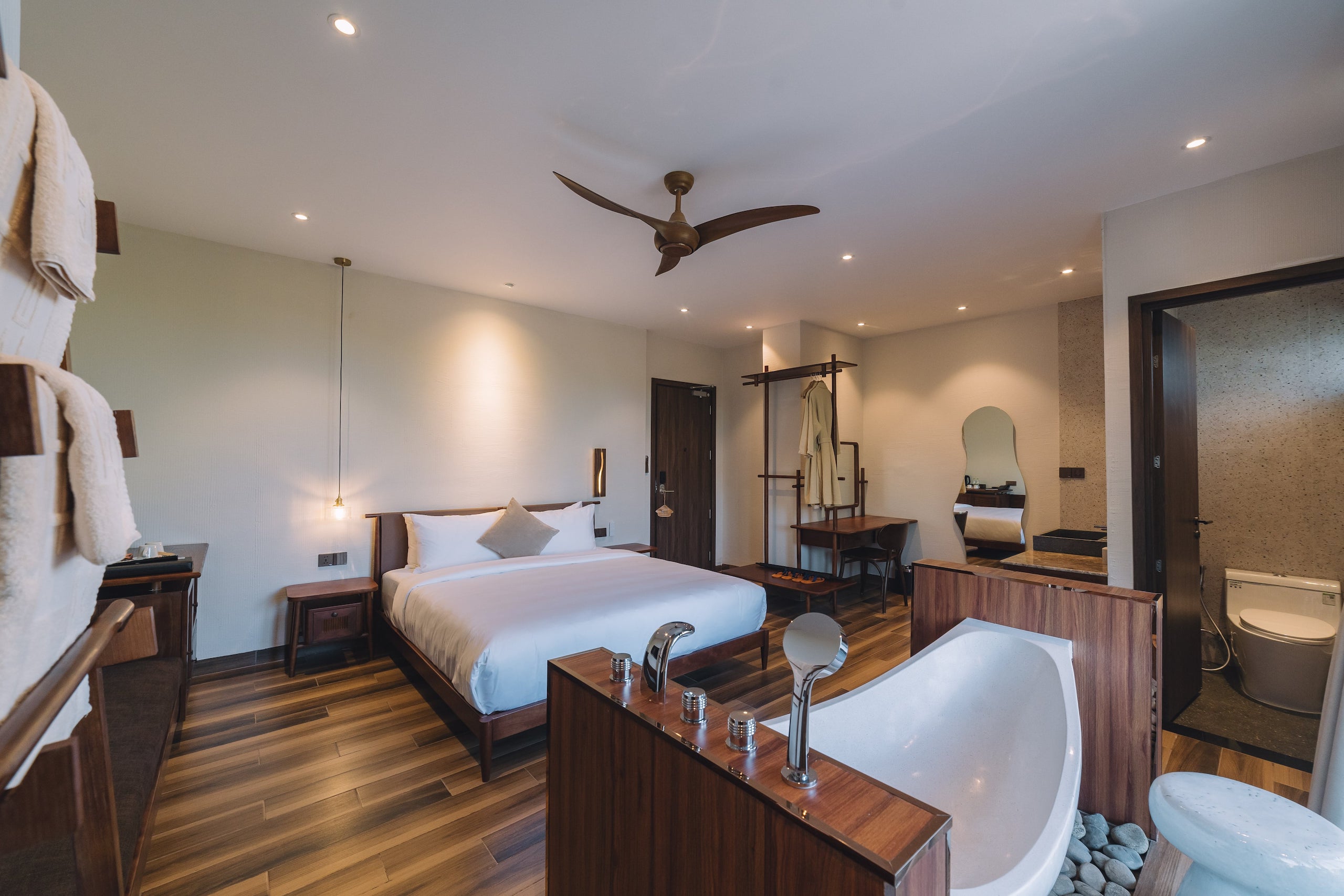 Deluxe King Room